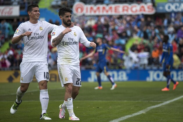 GETAFE, SPAIN - APRIL 16:  Francisco Roman Alarcon alias Isco (R) of Real Madrid CF celebrates scoring their second goal with teammate James Rodriguez (L)  during the La Liga match between Getafe CF and Real Madrid CF at Coliseum Alfonso Perez on April 16, 2016 in Getafe, Spain.  (Photo by Gonzalo Arroyo Moreno/Getty Images)