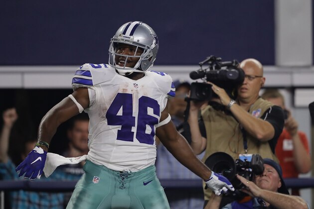 ARLINGTON, TX - AUGUST 19:  Alfred Morris #46 of the Dallas Cowboys runs for a touchdown against the Miami Dolphins in the second quarter of a pre-season game at AT&T Stadium on August 19, 2016 in Arlington, Texas.  (Photo by Ronald Martinez/Getty Images)