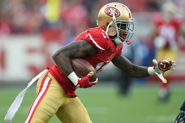 SANTA CLARA, CA - JANUARY 03:  Bruce Ellington #10 of the San Francisco 49ers runs with the ball after a catch against the St. Louis Rams during an NFL football game at Levi's Stadium on January 3, 2016 in Santa Clara, California.  (Photo by Thearon W. Henderson/Getty Images)