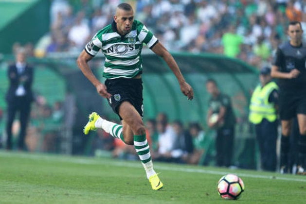 Sporting's Islam Slimani runs with the ball during the Portuguese league soccer match between Sporting CP and FC Porto at the Alvalade stadium in Lisbon, Sunday, Aug. 28 2016. (AP Photo/Armando Franca) Sporting's Islam Slimani runs with the ball during the Portuguese league soccer match between Sporting CP and FC Porto at the Alvalade stadium in Lisbon, Sunday, Aug. 28 2016. (AP Photo/Armando Franca)