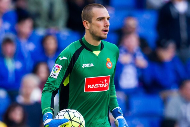BARCELONA, SPAIN - APRIL 09: Pau Lopez of Real CD Espanyol looks on during the La Liga match between Real CD Espanyol and Club Atletico de Madrid at Cornella-El Prat Stadium on April 9, 2016 in Barcelona, Spain. (Photo by Alex Caparros/Getty Images)