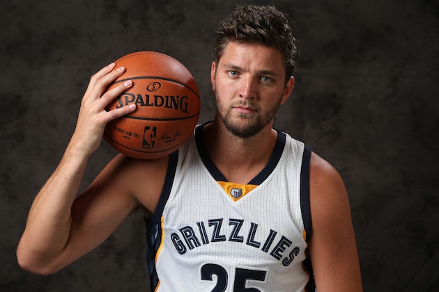 MEMPHIS, TN - JULY 7:  Chandler Parsons #25 of the Memphis Grizzlies poses for a portrait on July 7, 2016 at FedExForum in Memphis, Tennessee. NOTE TO USER: User expressly acknowledges and agrees that, by downloading and or using this photograph, User is consenting to the terms and conditions of the Getty Images License Agreement. Mandatory Copyright Notice: Copyright 2016 NBAE (Photo by Joe Murphy/NBAE via Getty Images)