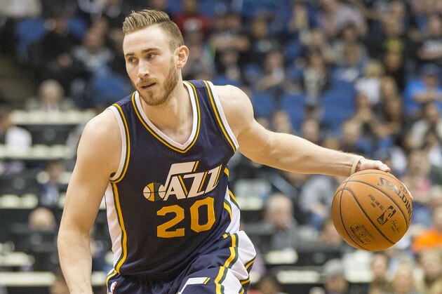 Mar 26, 2016; Minneapolis, MN, USA; Utah Jazz forward Gordon Hayward (20) dribbles the ball in the second half against the Minnesota Timberwolves at Target Center. the Jazz won 93-84. Mandatory Credit: Jesse Johnson-USA TODAY Sports