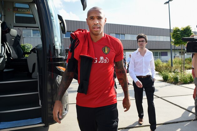 Belgium's national team assistant coach Thierry Henry arrives to a training session, three days before their football match against Spain, in Neerpede on August 29, 2016. / AFP / JOHN THYS        (Photo credit should read JOHN THYS/AFP/Getty Images)