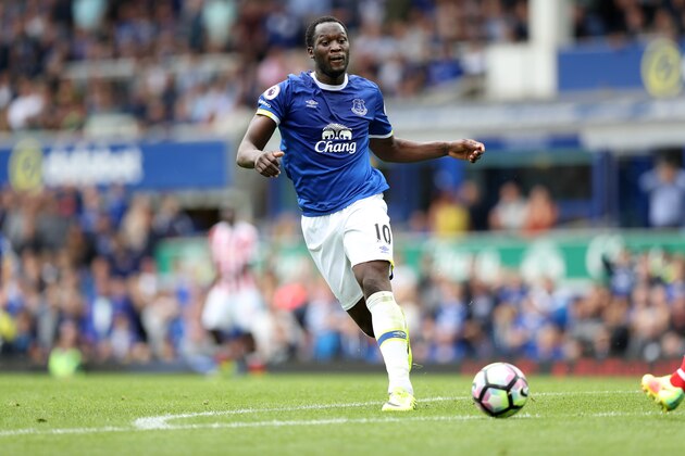 LIVERPOOL, ENGLAND - AUGUST 27:  Romelu Lukaku of Everton during the Premier League match between Everton and Stoke City at Goodison Park on August 27, 2016 in Liverpool, England. (Photo by Lynne Cameron/Getty Images)