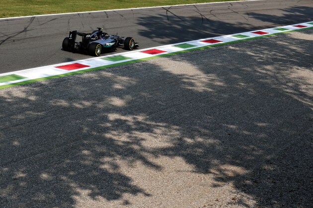 MONZA, ITALY - SEPTEMBER 02: Nico Rosberg of Germany driving the (6) Mercedes AMG Petronas F1 Team Mercedes F1 WO7 Mercedes PU106C Hybrid turbo on track during practice for the Formula One Grand Prix of Italy at Autodromo di Monza on September 2, 2016 in Monza, Italy.  (Photo by Charles Coates/Getty Images)
