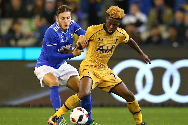 MELBOURNE, AUSTRALIA - JULY 26:  Josh Onomah of Tottenham Hotspur and Yoan Severin  of Juventus FC compete for the ball during the 2016 International Champions Cup match between Juventus FC and Tottenham Hotspur at Melbourne Cricket Ground on July 26, 2016 in Melbourne, Australia.  (Photo by Scott Barbour/Getty Images)