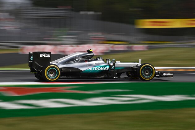 Mercedes AMG Petronas F1 Team's German driver Nico Rosberg drives during the third practice session at the Autodromo Nazionale circuit in Monza on September 3, 2016 ahead of the Italian Formula One Grand Prix. / AFP / GABRIEL BOUYS        (Photo credit should read GABRIEL BOUYS/AFP/Getty Images)