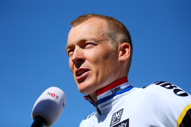 MARCHE-EN-FAMENNE, BELGIUM - APRIL 20:  Robert Gesink of  the Netherlands and Lotto NL-Jumbo speaks with members of the media before the start of the 80th La Fleche Wallonne, a 196 km race from Marche-en-Famenne to Huy, on April 20, 2016 in Marche-en-Famenne, Belgium.  (Photo by Bryn Lennon/Getty Images)