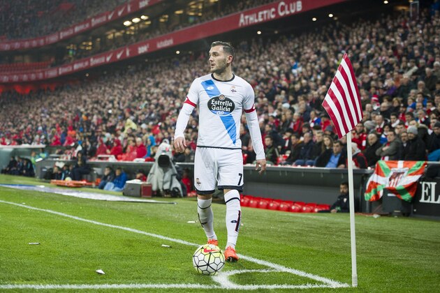 BILBAO, SPAIN - MARCH 02:  Lucas Perez of Deportivo La Coruna reacts during the La Liga match between Athletic Club Bilbao and RC Deportivo La Coruna at San Mames Stadium on March 2, 2016 in Bilbao, Spain.  (Photo by Juan Manuel Serrano Arce/Getty Images)