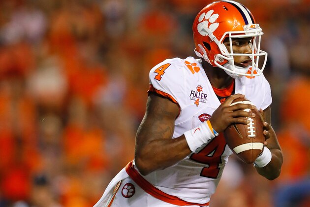 AUBURN, AL - SEPTEMBER 03:  Deshaun Watson #4 of the Clemson Tigers scrambles with the ball during the second half against the Auburn Tigers at Jordan Hare Stadium on September 3, 2016 in Auburn, Alabama.  (Photo by Kevin C. Cox/Getty Images)