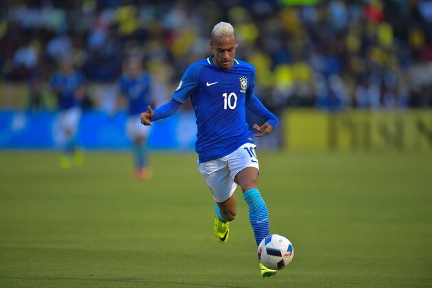 Brazil's Neymar Jr controls the ball during their 2018 FIFA World Cup qualifying football match between Ecuador and Brazil at the Atahualpa stadium in Quito, on September 1, 2016. / AFP / RODRIGO BUENDIA        (Photo credit should read RODRIGO BUENDIA/AFP/Getty Images)