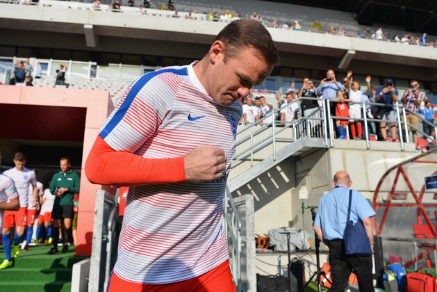 TRNAVA, SLOVAKIA - SEPTEMBER 04:  Wayne Rooney of England runs onto the pitch with team mates prior to the 2018 FIFA World Cup Group F qualifying match between Slovakia and England at City Arena on September 4, 2016 in Trnava, Slovakia.  (Photo by Dan Mullan/Getty Images)