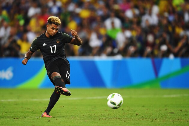 RIO DE JANEIRO, BRAZIL - AUGUST 20:  Serge Gnabry of Germany takes his penalty in the shoot out during the Men's Football Final between Brazil and Germany at the Maracana Stadium on Day 15 of the Rio 2016 Olympic Games on August 20, 2016 in Rio de Janeiro, Brazil.  (Photo by Laurence Griffiths/Getty Images)
