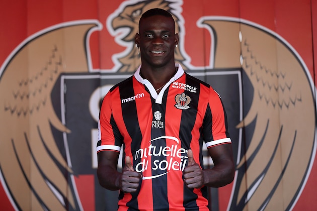 Nice's football club new signing Italian forward Mario Balotelli thumbs up as he poses on September 2, 2016 at the Allianz Riviera stadium in Nice, southeastern France. / AFP / VALERY HACHE        (Photo credit should read VALERY HACHE/AFP/Getty Images)