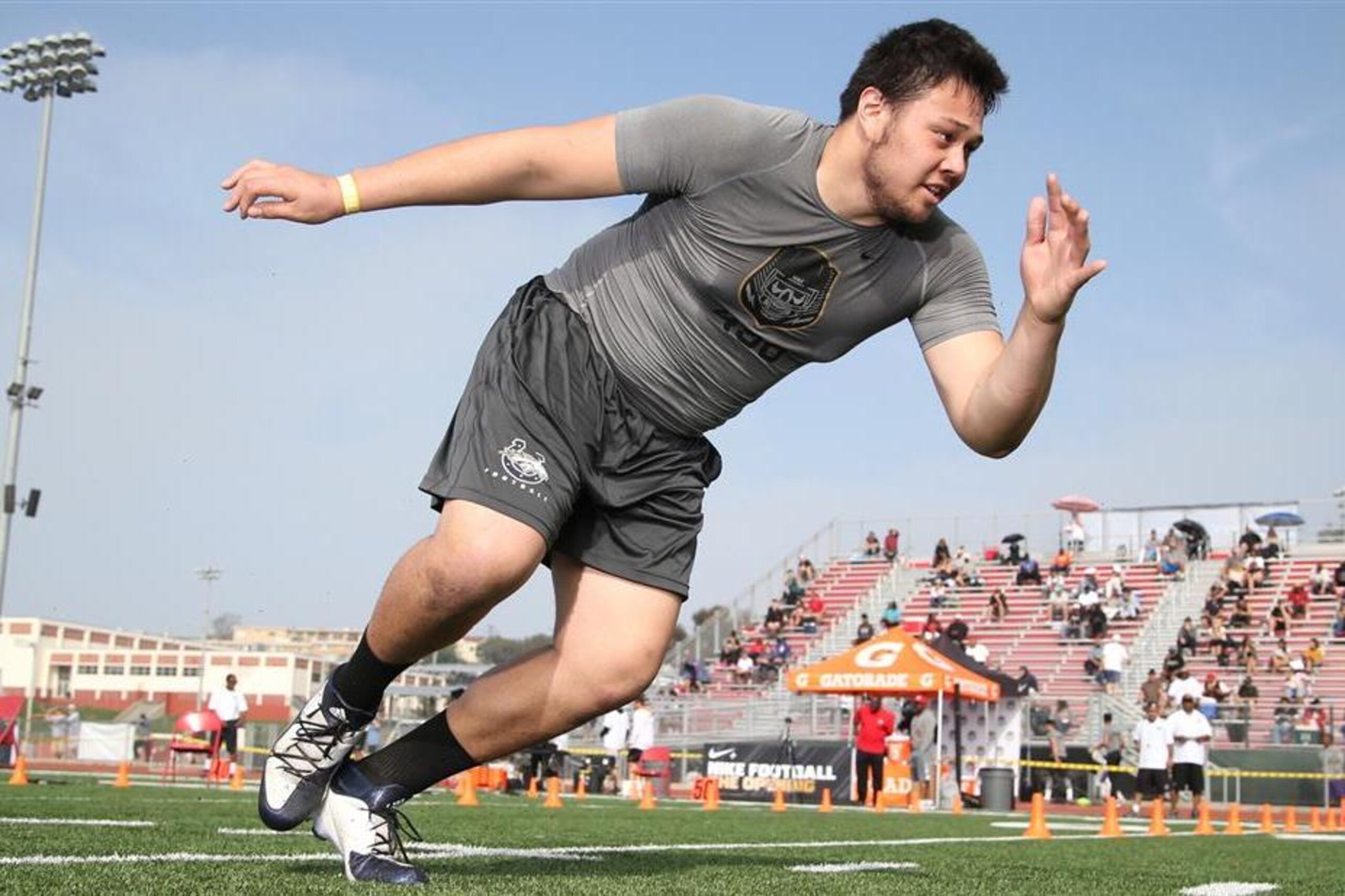 Chuck Filiaga, a 4-star offensive tackle who moved from California to Texas, dropped his top 10 on Monday. The list features schools from the SEC, Big 12, Big Ten and Pac-12 conferences.