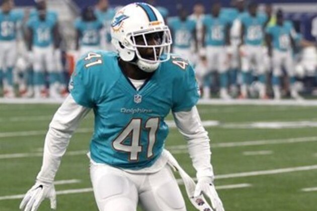 Miami Dolphins defensive back Byron Maxwell (41) defends during an NFL preseason football game against the Dallas Cowboys on Friday, Aug. 19, 2016, in Arlington, Texas. (AP Photo/Roger Steinman)