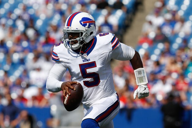 Aug 20, 2016; Orchard Park, NY, USA;  Buffalo Bills quarterback Tyrod Taylor (5) looks to make a pass against the New York Giants at New Era Field. Mandatory Credit: Timothy T. Ludwig-USA TODAY Sports
