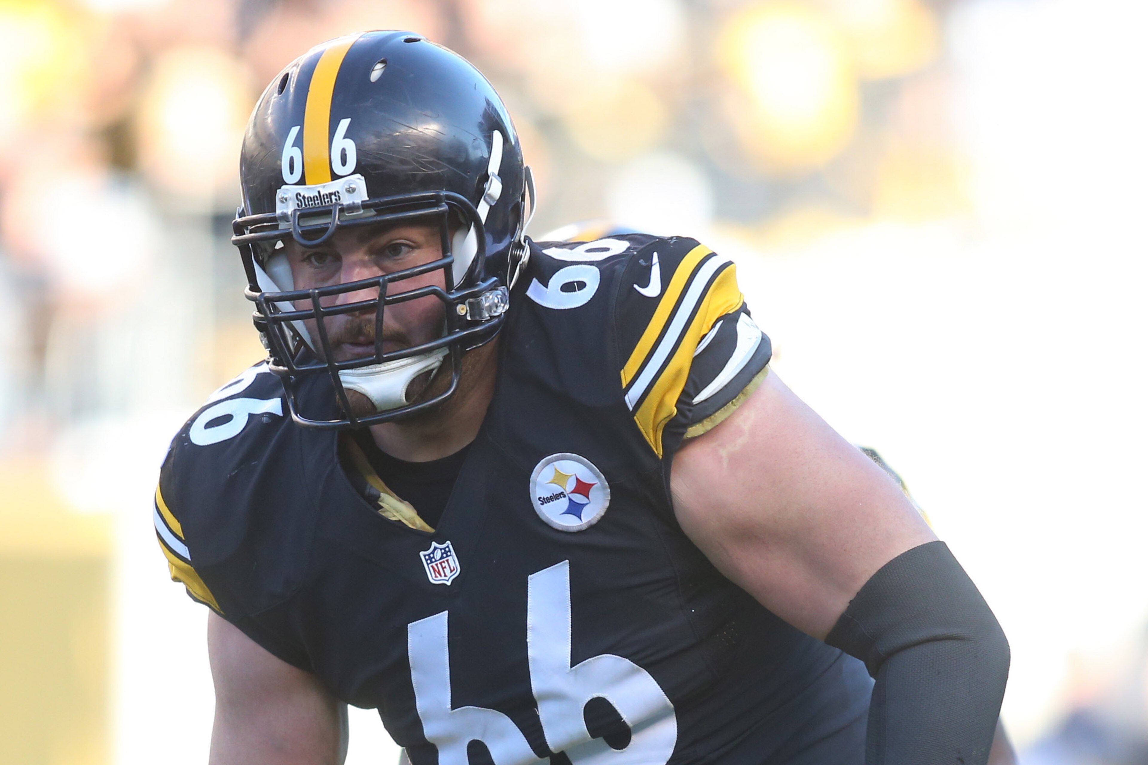 Nov 8, 2015; Pittsburgh, PA, USA; Pittsburgh Steelers guard David DeCastro (66) blocks at the line of scrimmage against the Oakland Raiders during the third quarter at Heinz Field. The Steelers won 38-35. Mandatory Credit: Charles LeClaire-USA TODAY Sports