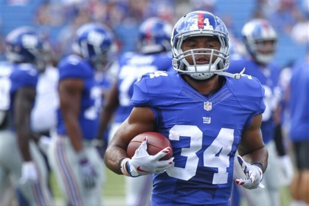 New York Giants running back Shane Vereen (34) warms up before playing against the Buffalo Bills in an NFL football game, Saturday, Aug. 20, 2016, in Buffalo, N.Y. (AP Photo/Jeffrey T. Barnes)