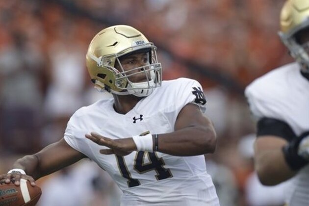 Notre Dame quarterback DeShone Kizer (14) throws against Texas during the first half of an NCAA college football game, Sunday, Sept. 4, 2016, in Austin, Texas. (AP Photo/Eric Gay)