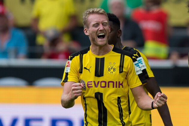 Dortmund, Germany 27.07.2016, 1.Bundesliga 1. Spieltag, BV Borussia Dortmund - 1. FSV Mainz 05, 2:1, Andre Schuerrle (BVB)  jubelt nach dem treffer zum 2:0   (Photo by TF-Images/Getty Images)