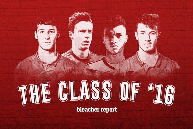 CHARLOTTE, NC - JULY 30:  Danilo D'Ambrosio #33 of FC Internazionale challenges Timothy Tillman #16 of FC Bayern Munich for the ball during an International Champions Cup match at Bank of America Stadium on July 30, 2016 in Charlotte, North Carolina. FC Bayern Munich defeated FC Internazionale, 4-1.  (Photo by Grant Halverson/Getty Images)