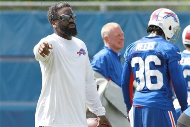 Buffalo Bills assistant defensive backs coach Ed Reed directs drills during the team's NFL football minicamp in Orchard Park, N.Y., Wednesday, June 15, 2016. (AP Photo/Bill Wippert)