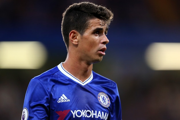 LONDON, ENGLAND - AUGUST 15: Oscar of Chelsea during the Premier League match between Chelsea and West Ham United at Stamford Bridge on August 15, 2016 in London, England. (Photo by Catherine Ivill - AMA/Getty Images)