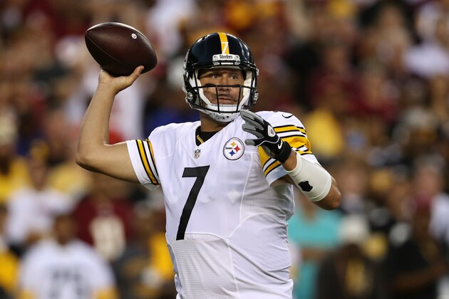 LANDOVER, MD - SEPTEMBER 12: Quarterback Ben Roethlisberger #7 of the Pittsburgh Steelers passes against the Washington Redskins in the first quarter at FedExField on September 12, 2016 in Landover, Maryland. (Photo by Patrick Smith/Getty Images)