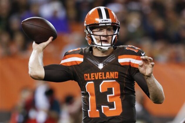 Cleveland Browns quarterback Josh McCown throws in the first half of an NFL preseason football game against the Chicago Bears, Thursday, Sept. 1, 2016, in Cleveland. (AP Photo/Ron Schwane)
