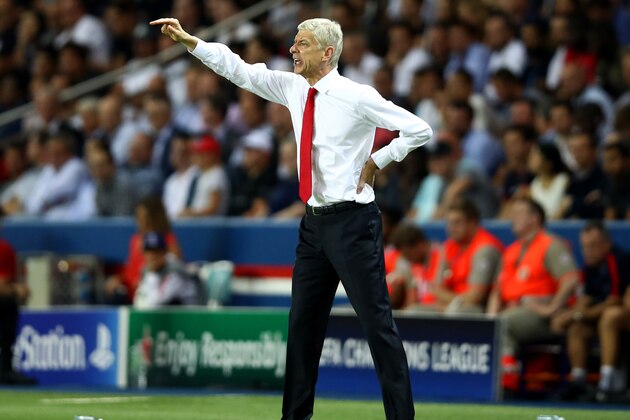 PARIS, FRANCE - SEPTEMBER 13:  Arsene Wenger, Manager of Arsenal looks on during the UEFA Champions League Group A match between Paris Saint-Germain and Arsenal FC at Parc des Princes on September 13, 2016 in Paris, France.  (Photo by Julian Finney/Getty Images)