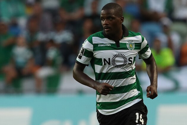 LISBON, PORTUGAL - SEPTEMBER 10: Sporting CP's midfielder William Carvalho from Portugal  during the Portuguese Primeira Liga between Sporting CP and Moreirense FC at Estadio Jose Alvalade on September 10, 2016 in Lisbon, Portugal.  (Photo by Carlos Rodrigues/Getty Images)