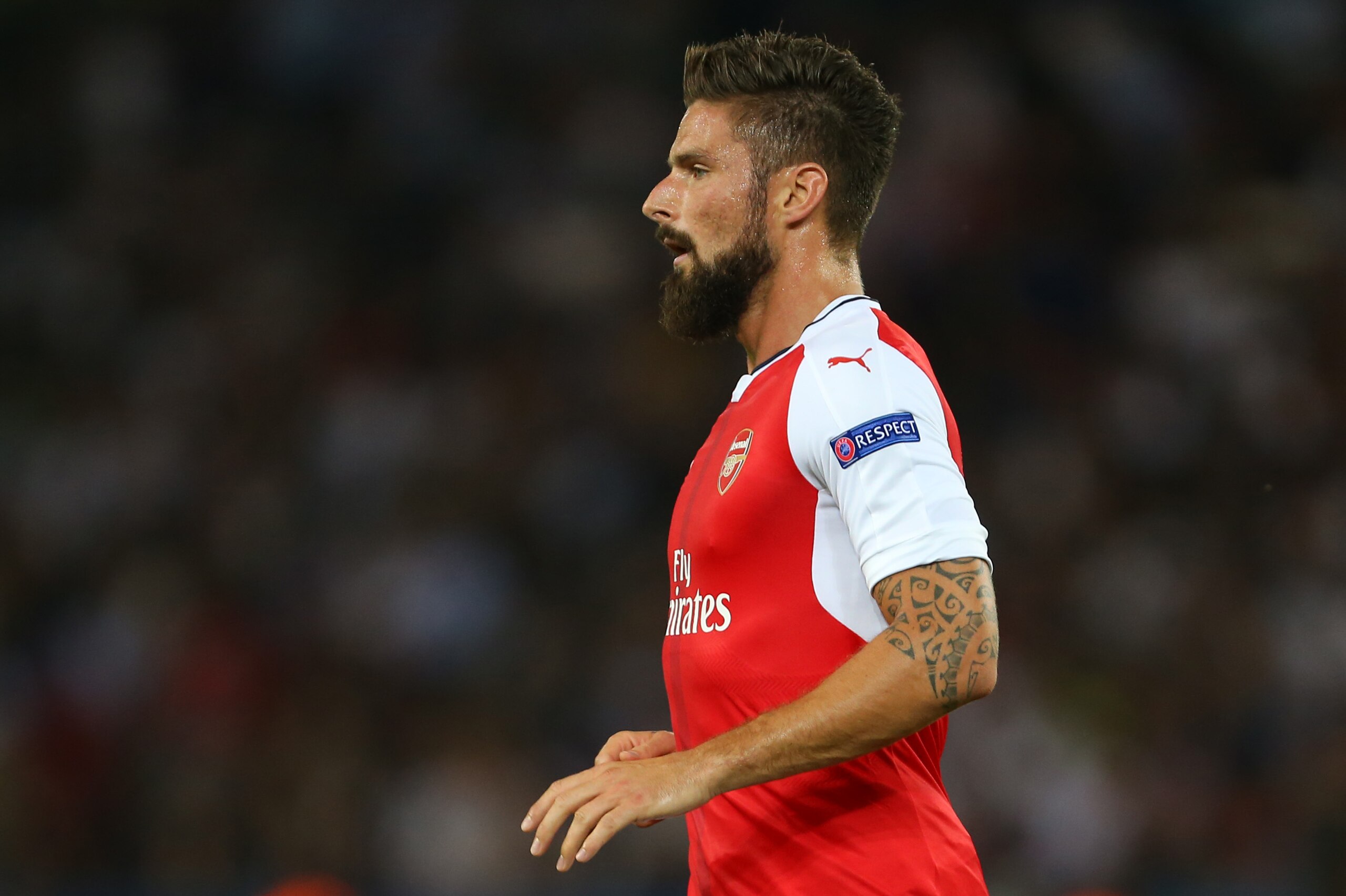 PARIS, FRANCE - SEPTEMBER 13: Olivier Giroud of Arsenal during the UEFA Champions League match between Paris Saint-Germain and Arsenal at Parc des Princes on September 13, 2016 in Paris, . (Photo by Catherine Ivill - AMA/Getty Images) PARIS, FRANCE - SEPTEMBER 13: Olivier Giroud of Arsenal during the UEFA Champions League match between Paris Saint-Germain and Arsenal at Parc des Princes on September 13, 2016 in Paris, . (Photo by Catherine Ivill - AMA/Getty Images)