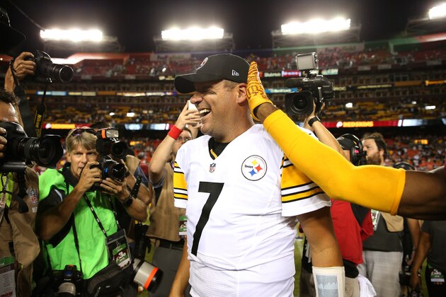 LANDOVER, MD - SEPTEMBER 12: Quarterback Ben Roethlisberger #7 of the Pittsburgh Steelers meets with defensive back Josh Norman #24 of the Washington Redskins after the Pittsburgh Steelers defeated the Washington Redskins 38-16 at FedExField on September 12, 2016 in Landover, Maryland. (Photo by Patrick Smith/Getty Images)