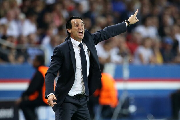 PARIS, FRANCE - SEPTEMBER 13: Coach of PSG Unai Emery gestures during the UEFA Champions League group phase match between Paris Saint-Germain and Arsenal FC at Parc des Princes on September 13, 2016 in Paris, France. (Photo by Jean Catuffe/Getty Images)