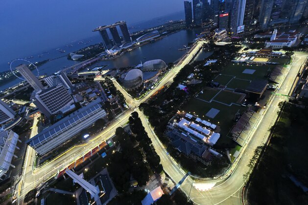 A general view taken from Swissotel The Stamford shows the lit circuit for the upcoming Formula One Singapore Grand Prix night race on September 15, 2016. 
The Singapore Grand Prix will take place on September 18. / AFP / ROSLAN RAHMAN        (Photo credit should read ROSLAN RAHMAN/AFP/Getty Images)