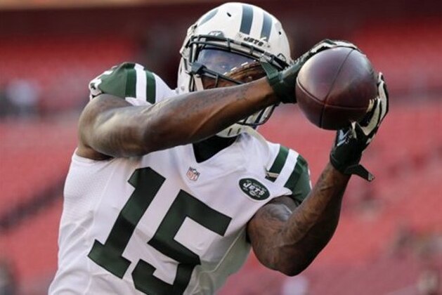 New York Jets wide receiver Brandon Marshall catches the ball during warm ups  before an NFL preseason football game against the Washington Redskins, Friday, Aug. 19, 2016, in Landover, Md. (AP Photo/Mark Tenally)
