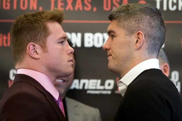 LONDON, ENGLAND - JULY 20: Canelo Alverez (L) and Liam Smith (R) square up during the Canelo Alvarez vs Liam Smith boxing press conference at The Landmark Hotel on July 20, 2016 in London, England. (Photo by Charlie Crowhurst/Getty Images)