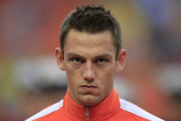 Netherlands' Stefan de Vrij lines up prior to the international friendly soccer match between Netherlands and Ecuador at ArenA stadium in Amsterdam, Netherlands, Saturday, May 17, 2014. (AP Photo/Peter Dejong)