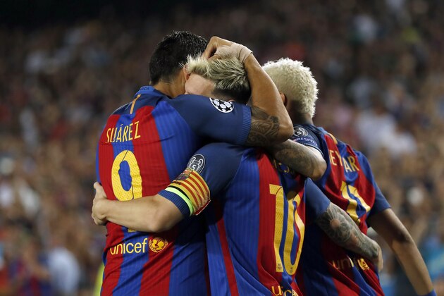 (L-R) Luis Suarez of FC Barcelona, Lionel Messi of FC Barcelona, Neymar of FC Barcelona during the UEFA Champions League group C match between FC Barcelona and Celtic on September 13, 2016 at the Camp Nou stadium in Barcelona, Spain.(Photo by VI Images via Getty Images)