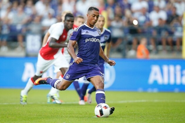 Anderlecht's Youri Tielemans kicks a penalty and scores during the UEFA Europa League football match between RSC Anderlecht and Slavia Prague, on August 25, 2016, in Anderlecht. / AFP / BELGA / BRUNO FAHY / Belgium OUT        (Photo credit should read BRUNO FAHY/AFP/Getty Images)