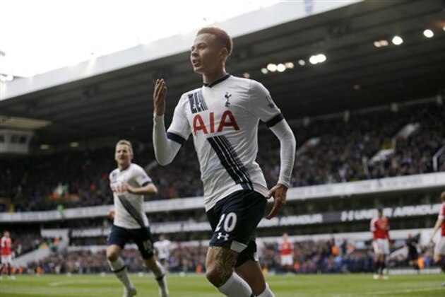 Tottenham Hotspur's Dele Alli celebrates scoring his side's second goal during the English Premier League soccer match between Tottenham Hotspur and Manchester United at White Hart Lane stadium in London, Sunday, April 10, 2016. (AP Photo/Matt Dunham)