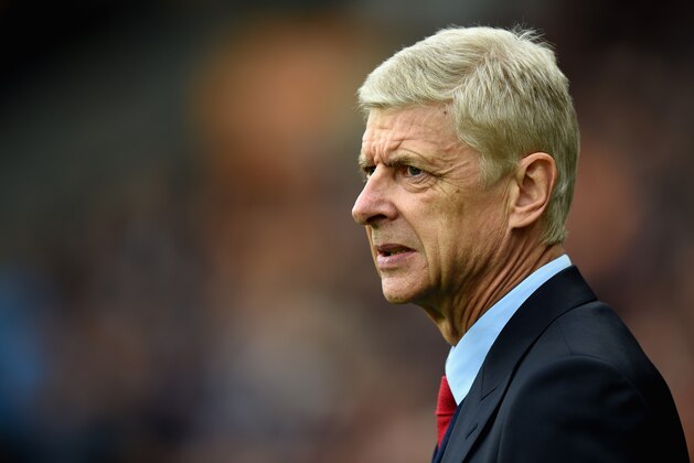 HULL, ENGLAND - SEPTEMBER 17:  Arsene Wenger, Manager of Arsenal during the Premier League match between Hull City and Arsenal at KCOM Stadium on September 17, 2016 in Hull, England.  (Photo by Tony Marshall/Getty Images)