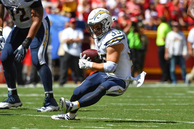 KANSAS CITY, MO - SEPTEMBER 11: Running back Danny Woodhead #39 of the San Diego Chargers makes an aggressive cut in space on a rush in the second quarter of the game agains the Kansas City Chiefs at Arrowhead Stadium on September 11, 2016 in Kansas City, Missouri. (Photo by Peter G Aiken/Getty Images)