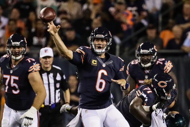 CHICAGO, IL - SEPTEMBER 19:  Quarterback  Jay Cutler #6 of the Chicago Bears passes the football in the first half against the Philadelphia Eagles at Soldier Field on September 19, 2016 in Chicago, Illinois.  (Photo by Jonathan Daniel/Getty Images)