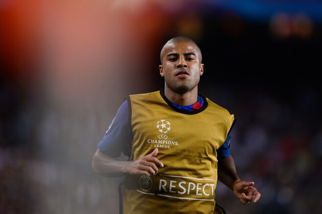 Barcelona's midfielder Rafael Alcantara warms up on the sideline during the UEFA Champions League football match FC Barcelona vs Celtic FC at the Camp Nou stadium in Barcelona on September 13, 2016. / AFP / JOSEP LAGO        (Photo credit should read JOSEP LAGO/AFP/Getty Images)