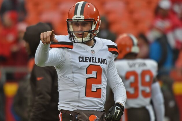 KANSAS CITY, MO - DECEMBER 27:  Quarterback Johnny Manziel #2 of the Cleveland Browns warms up prior to a game against the Kansas City Chiefs on December 27, 2015 at Arrowhead Stadium in Kansas City, Missouri.  (Photo by Peter G. Aiken/Getty Images)