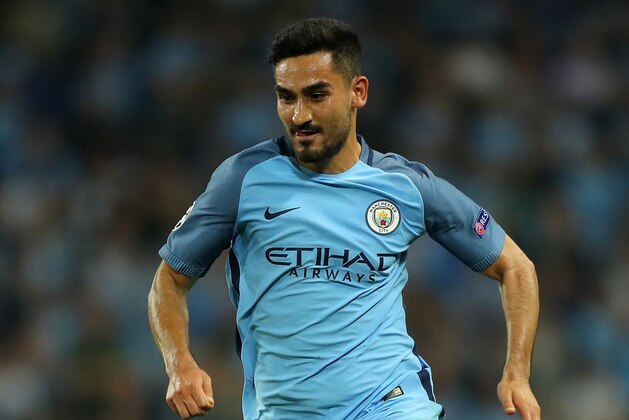 MANCHESTER, ENGLAND - SEPTEMBER 14:  lkay Gundogan of Manchester City in action during the UEFA Champions League match between Manchester City FC and VfL Borussia Moenchengladbach at Etihad Stadium on September 14, 2016 in Manchester, England.  (Photo by Richard Heathcote/Getty Images)