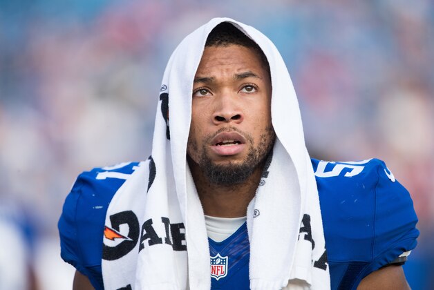 ORCHARD PARK, NY - AUGUST 20:  Keenan Robinson #57 of the New York Giants watches game action during the game against the Buffalo Bills on August 20, 2016 at New Era Field in Orchard Park, New York. Buffalo defeats New York 21-0.  (Photo by Brett Carlsen/Getty Images)